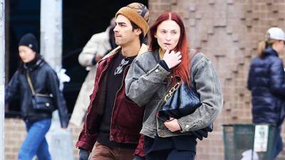 Sophie Turner Stuns While Going Makeup-Free For Lunch Date With Joe Jonas - hollywoodlife.com - New York - Manhattan