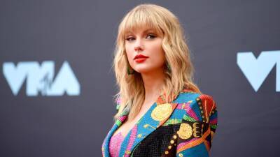 Taylor Swift's Favorite Red Lipsticks, An Investigation - www.glamour.com