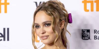 Lily-Rose Depp Packs on PDA with Rapper Yassine Stein, Seemingly Confirms Relationship! - www.justjared.com - France - Los Angeles