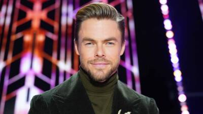 Derek Hough Tests Positive for Breakthrough Case of COVID-19 Ahead of 'Dancing With the Stars' Finals - www.etonline.com