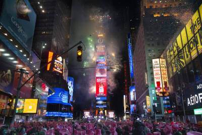 Times Square New Year’s Eve Ball Drop To Welcome Vaccinated Revelers - deadline.com - New York