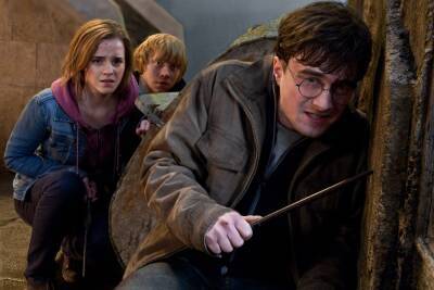 Watch Daniel Radcliffe, Rupert Grint, Emma Watson Reunite In Teaser For ‘Harry Potter 20th Anniversary: Return To Hogwarts’ - etcanada.com
