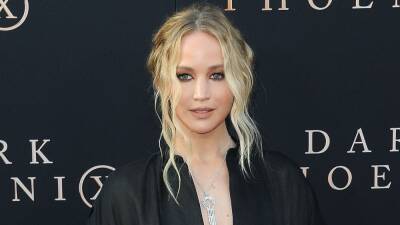 Jennifer Lawrence Says She Had Costume Malfunctions in Front of Leonardo DiCaprio on Set of 'Don't Look Up' - www.etonline.com