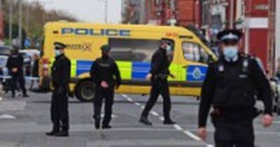 Police seal off street in Liverpool as terror investigation continues - www.manchestereveningnews.co.uk