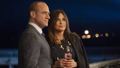 Benson and Stabler Appear to Hold Hands in Latest 'Law & Order' Crossover Promo - www.etonline.com - county Hand
