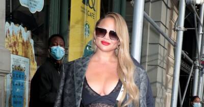 Fans call out Chrissy Teigen for 'Squid Game' party - www.wonderwall.com