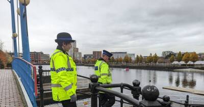 Shock as man dies after being pulled from water at Salford Quays - www.manchestereveningnews.co.uk