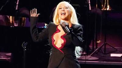 Christina Aguilera Performs In Plunging Top At Latin Recording Academy Event — Photos - hollywoodlife.com - Las Vegas