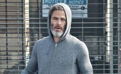 Chris Pine Sports a Scruffy Look During His Morning Coffee Run - www.justjared.com