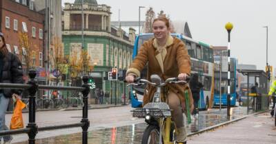 New 24/7 hire scheme offering electric bikes launches on Oxford Road - www.manchestereveningnews.co.uk - Manchester