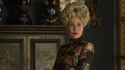 'The Great' Season 2: Gillian Anderson on Her Scene-Stealing Role as Catherine's Mother (Exclusive) - www.etonline.com