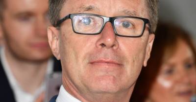 Nicky Campbell - Nicky Campbell's wife Tina is left 'shocked' after being mugged at cashpoint - ok.co.uk