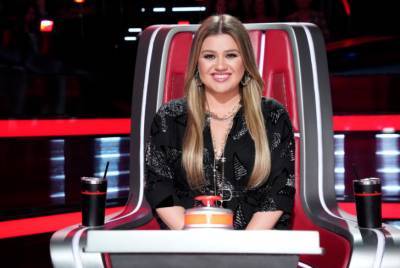 ‘The Voice’ Sneak Peek: Kelly Clarkson Is Overwhelmed By Emotion After Shadale’s Knockout Performance - etcanada.com - county Brown