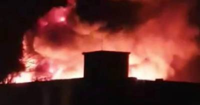 Huge fire at car scrapyard in Denny sees more than 70 firefighters tackle blaze through night - www.dailyrecord.co.uk
