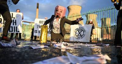 Ocean Rebellion spew out 'oil' during protest at Ineos in Grangemouth - www.dailyrecord.co.uk - Scotland