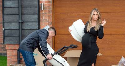 Pregnant Danielle Lloyd and husband assemble pram outside their house ahead of daughter's birth - www.ok.co.uk - Birmingham