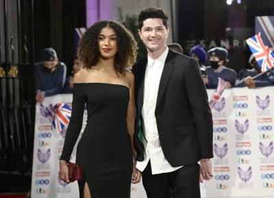 Danny O’Donoghue says a fan has been pretending to be his girlfriend for TWO years - evoke.ie