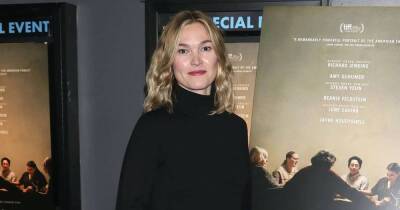 Julia Stiles Is Pregnant With 2nd Child, Debuts Baby Bump on Red Carpet - www.usmagazine.com - New York - city Columbia