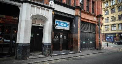 'Have you been stabbed too?' Teen knifed students during Deansgate brawl sparked by 'row over cigarettes' - www.manchestereveningnews.co.uk