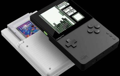 Retro handheld Analogue Pocket begins shipping in December - www.nme.com