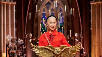 Helen Mirren makes regal bow as Harry Potter quiz show host - abcnews.go.com - Britain - Los Angeles