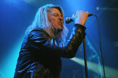 Puddle Of Mudd Frontman Wes Scantlin Walks Off Stage After Complaining About ‘Blinding’ Lights - etcanada.com - county Bay - Wisconsin
