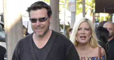 Tori Spelling and husband Dean McDermott are 'living separate lives' - www.msn.com