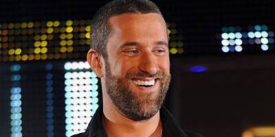 'Saved By the Bell' Pays Tribute to Dustin Diamond in Season 2 Premiere - www.justjared.com