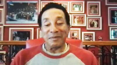 Smokey Robinson on If He'll Ever Retire and His Near-Fatal Battle With COVID-19 (Exclusive) - www.etonline.com - city Motown