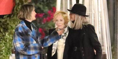 Sarah Paulson & Girlfriend Holland Taylor Grab Dinner With Diane Keaton - www.justjared.com - Los Angeles - USA - Taylor - county Story - city Holland, county Taylor