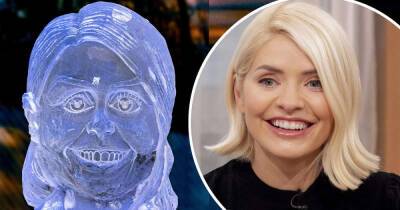Holly Willoughby's ice sculpture leaves This Morning fans in hysterics - www.msn.com
