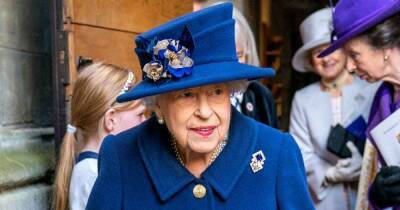Does Queen Elizabeth II Have a Secret Facebook Account? Royal Expert Jonathan Sacerdoti Says… - www.usmagazine.com
