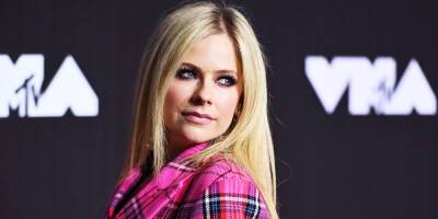 Avril Lavigne Announces Upcoming Tour in Canada! - www.justjared.com - Canada