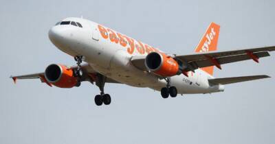 Terrified passengers praise easyJet pilot after 'four aborted landings' at Scots airport during horror Storm Arwen conditions - www.dailyrecord.co.uk - Scotland - city Bristol