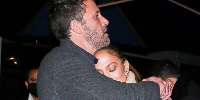 Jennifer Lopez & Ben Affleck Cuddle Up on a Romantic Date Night in Beverly Hills - www.justjared.com - Los Angeles - Beverly Hills