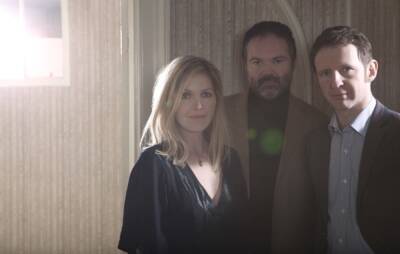 Saint Etienne share ethereal Christmas single ‘Her Winter Coat’ - www.nme.com