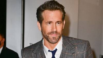 Ryan Reynolds Tears Up During Song Dedicated to Him, Accepts Canada's Governor General's Award - www.etonline.com - Canada