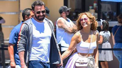 Jennifer Lopez Ben Affleck’s Kids Help Them Host Food Drive On Thanksgiving Weekend – Photos - hollywoodlife.com - county Pacific