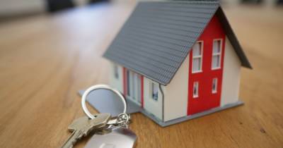 How to secure a mortgage on your own when buying a home solo - www.manchestereveningnews.co.uk - Britain