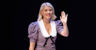 Holly Willoughby stuns in tweed at book event as Phillip Schofield shows support - www.ok.co.uk