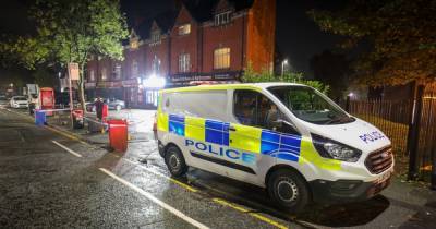 Man arrested as victim is stabbed amid 'disturbance' in Chorlton - www.manchestereveningnews.co.uk
