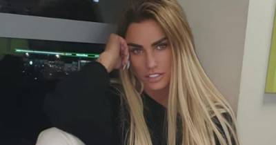 Katie Price says she's suffering 'complex' PTSD as she posts therapy books - www.dailyrecord.co.uk