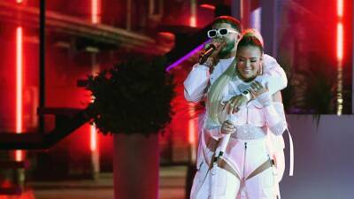 Karol G and Anuel AA Perform Together for the First Time Since They Ended Engagement - www.etonline.com - Puerto Rico