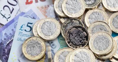 Millions of Brits can get paid £25 a week now the weather is cold - www.manchestereveningnews.co.uk - Britain