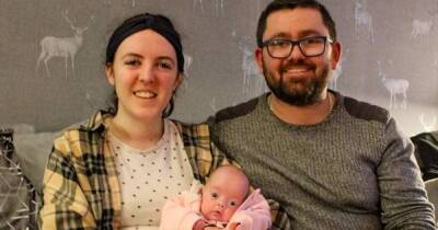 Couple who spent four months visiting premature baby in hospital overjoyed to get her home for Christmas - www.dailyrecord.co.uk