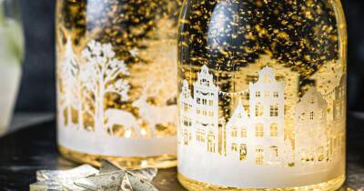 M&S is giving all shoppers free advent calendars and loads have gin snowglobes and money inside - www.manchestereveningnews.co.uk - Beyond