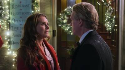 ‘A Castle for Christmas’ Trailer: Brooke Shields Tries the Win the Key to Cary Elwes’ Castle – and Heart (Video) - thewrap.com - Scotland