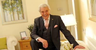 Legendary showbiz entertainer Lionel Blair dies aged 92 - www.manchestereveningnews.co.uk - Britain