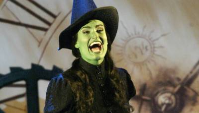 Idina Menzel Reacts to 'Wicked' Movie Casting News! - www.justjared.com