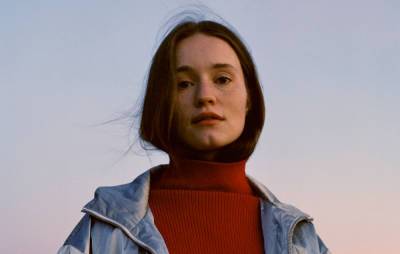 Sigrid shares “cosy” festive version of ‘Home To You’ - www.nme.com - Norway